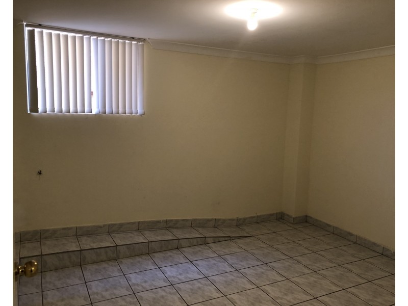 Edensor Park NSW 2176