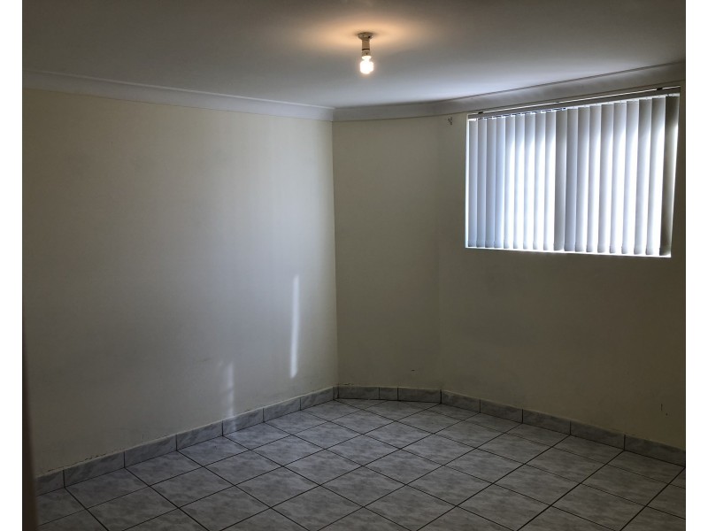 Edensor Park NSW 2176