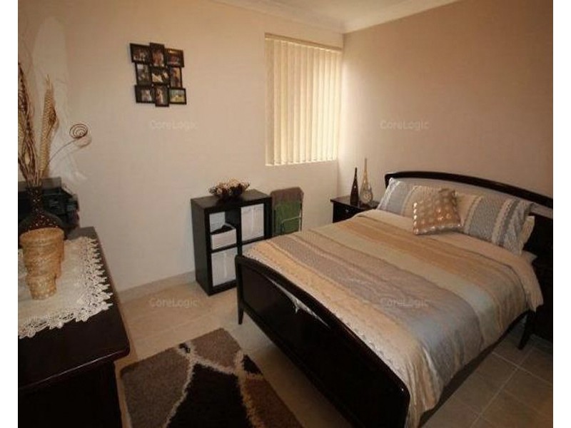 12/127 The Crescent, Fairfield NSW 2165