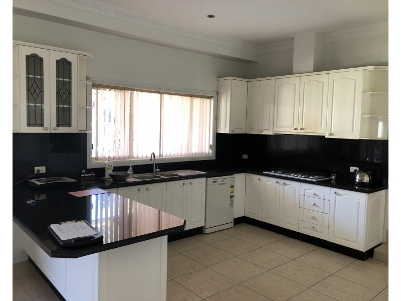 Edensor Park NSW 2176