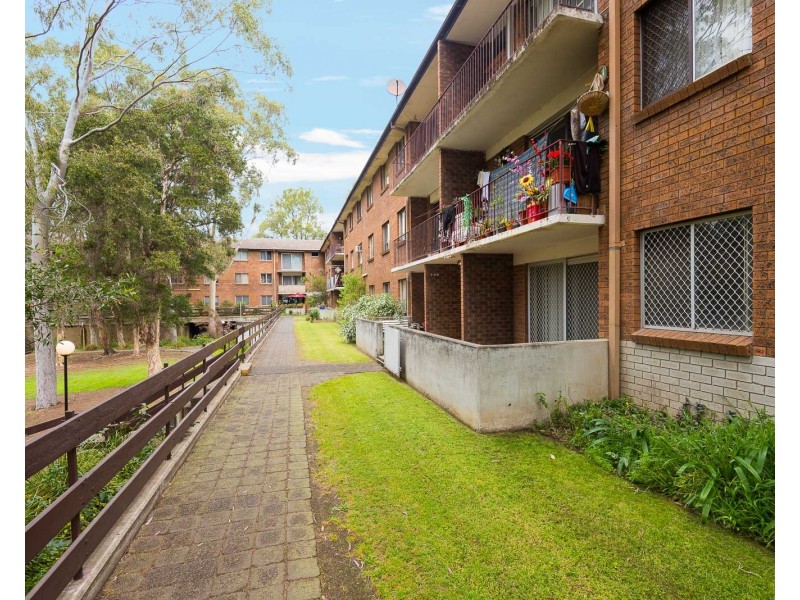 8/162 Sandal Crescent, Carramar NSW 2163