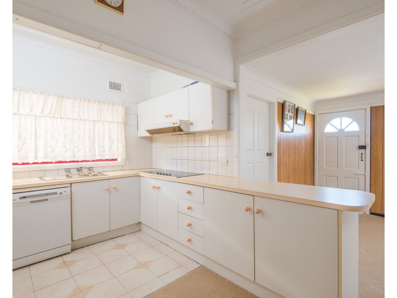 10 Blackford Street, Fairfield East NSW 2165