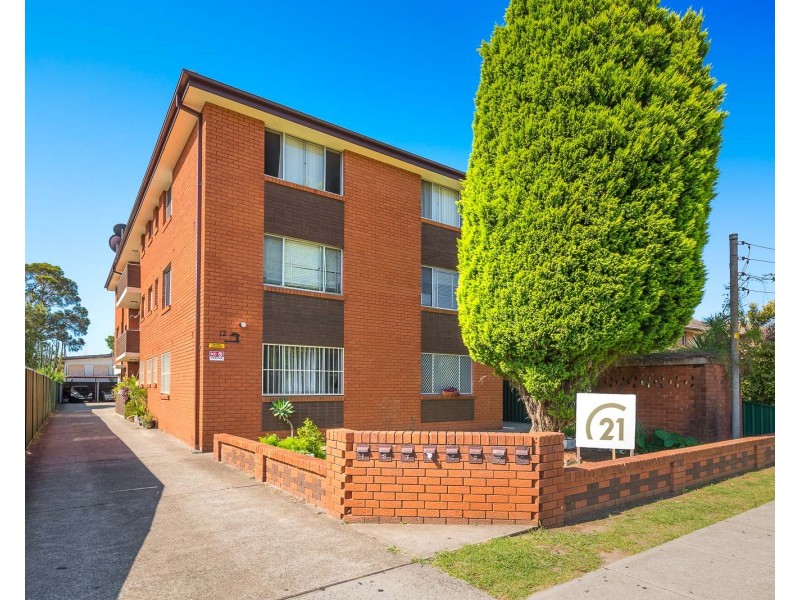 2/12 Wrentmore Street, Fairfield NSW 2165