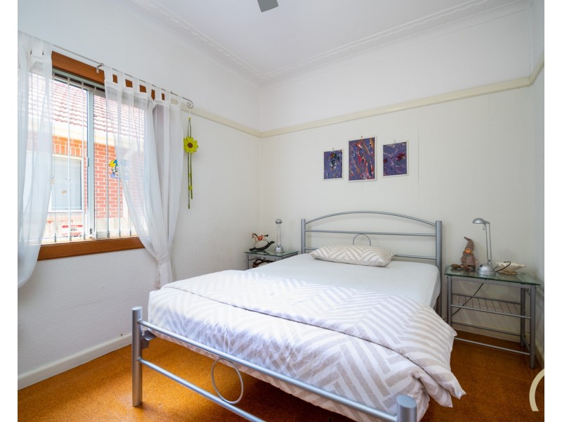 4 Rhodes Avenue, Guildford NSW 2161