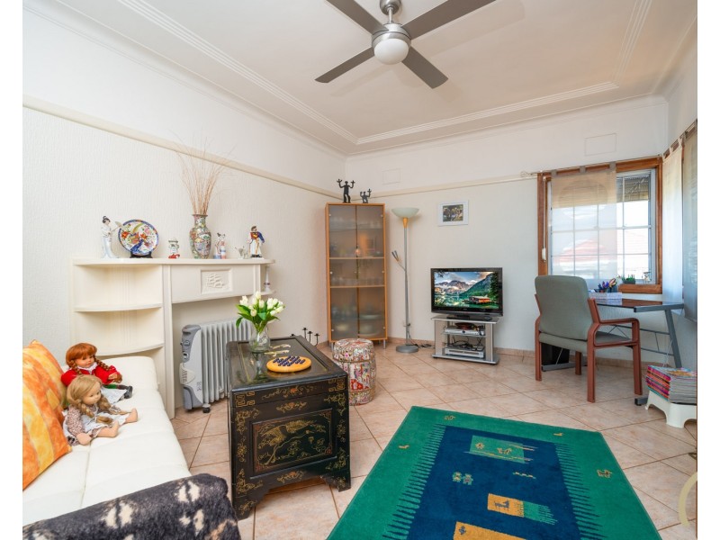 4 Rhodes Avenue, Guildford NSW 2161