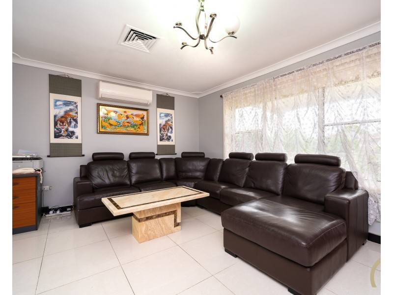 41 Kambala Crescent, Fairfield West NSW 2165