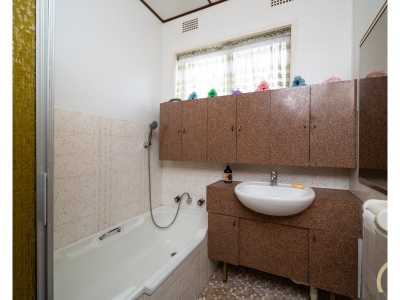 7 Ravenswood Street, Canley Vale NSW 2166