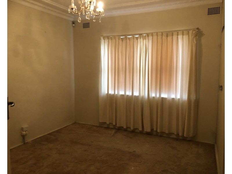 Fairfield NSW 2165