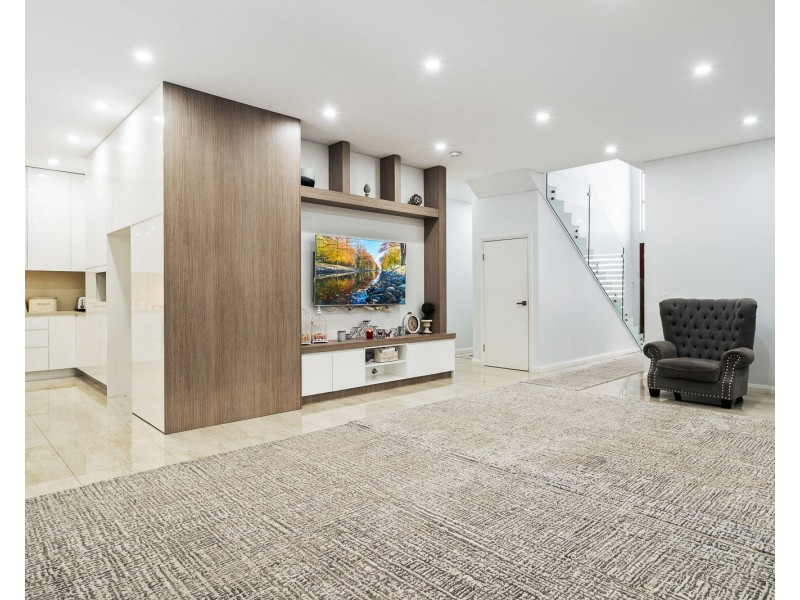 16 Riverview Road, Fairfield NSW 2165