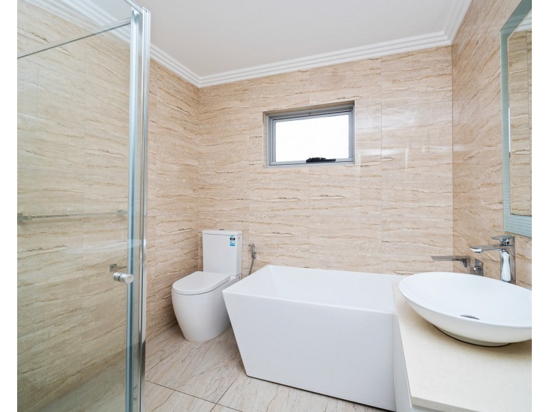 16 Riverview Road, Fairfield NSW 2165