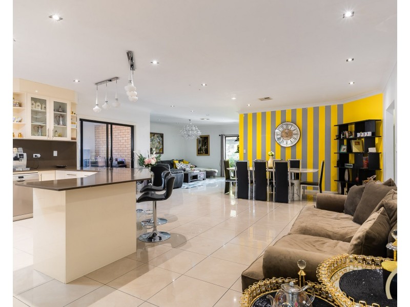 13 Leichhardt Avenue, Fairfield West NSW 2165