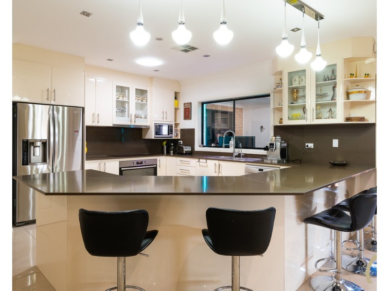 13 Leichhardt Avenue, Fairfield West NSW 2165