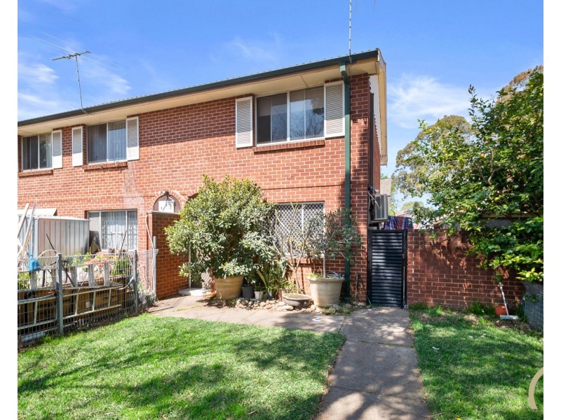 5/112 Wattle Ave, Carramar NSW 2163