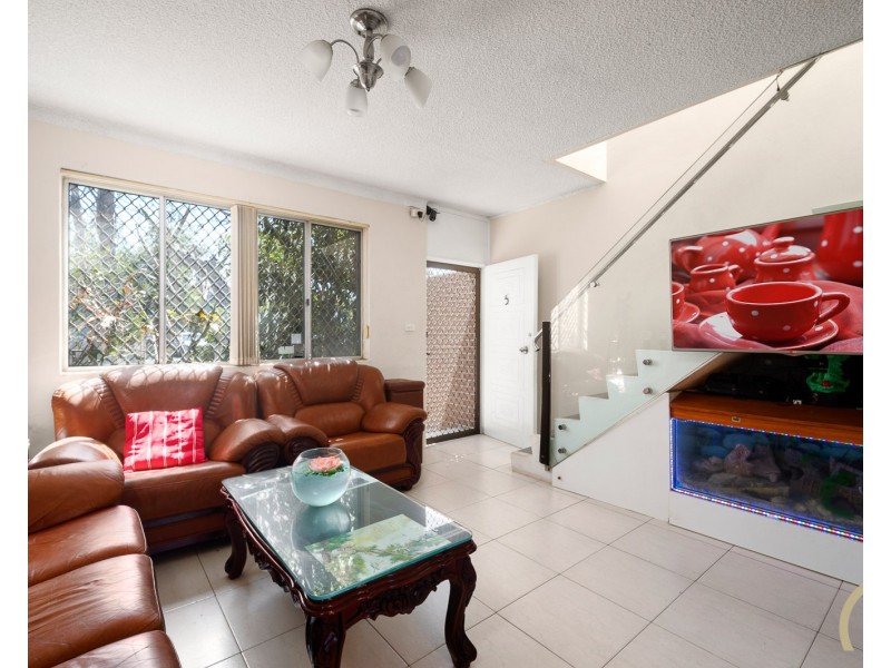 5/112 Wattle Ave, Carramar NSW 2163