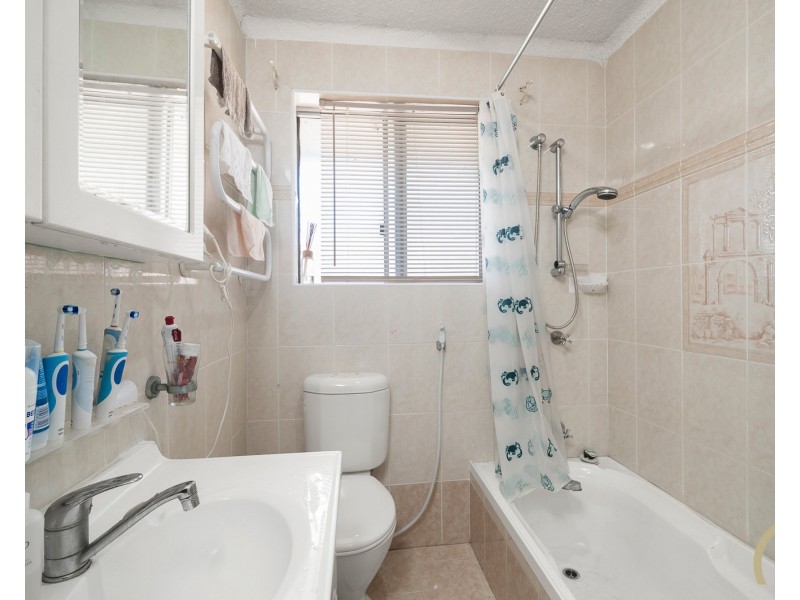 5/112 Wattle Ave, Carramar NSW 2163