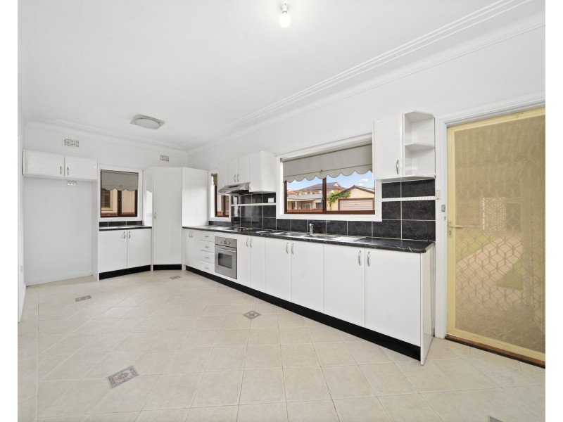 208 Hamilton Road, Fairfield NSW 2165