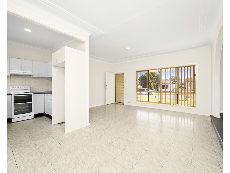 9 Sutherland Street, Canley Heights NSW 2166