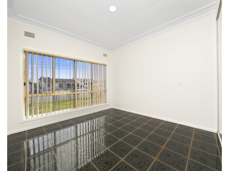 9 Sutherland Street, Canley Heights NSW 2166