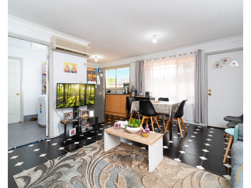 2/145 Station Street, Fairfield Heights NSW 2165