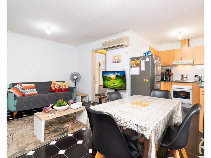 2/145 Station Street, Fairfield Heights NSW 2165