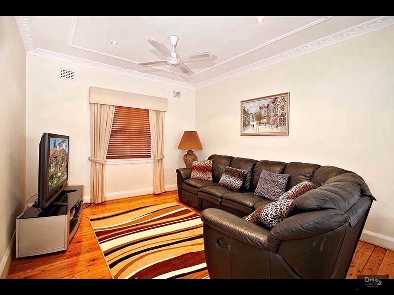 71 Clements Street, Russell Lea NSW 2046