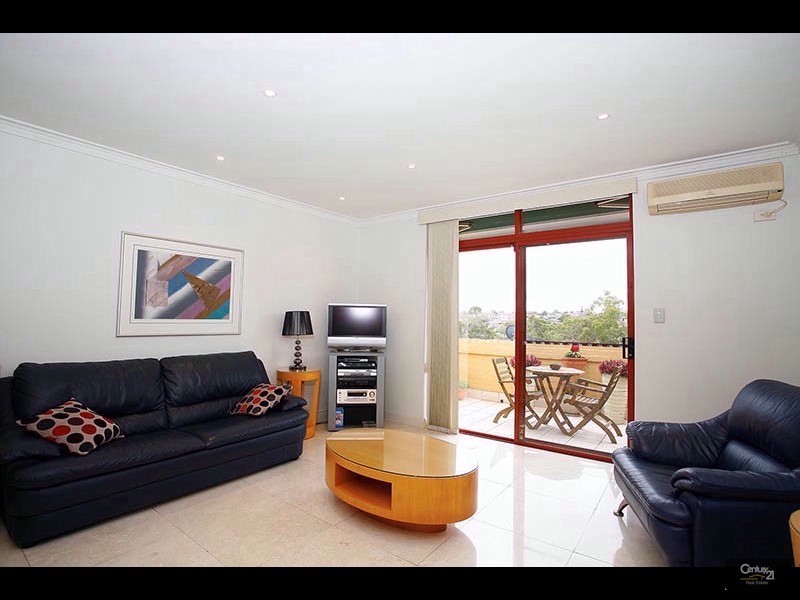 2/74 Hampden Road, Russell Lea NSW 2046