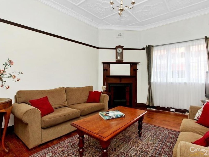 6 Mooculta Street, Russell Lea NSW 2046