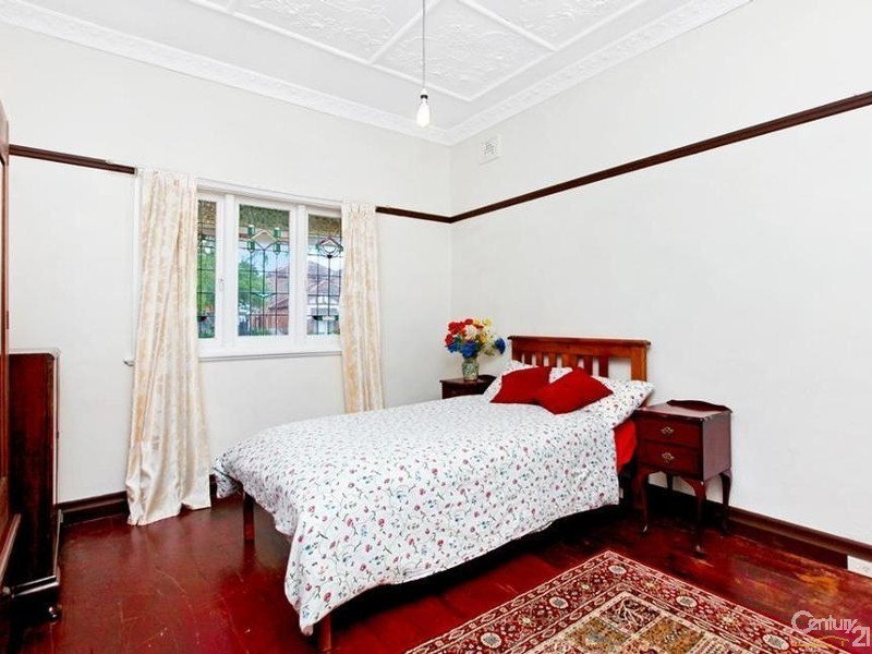 6 Mooculta Street, Russell Lea NSW 2046