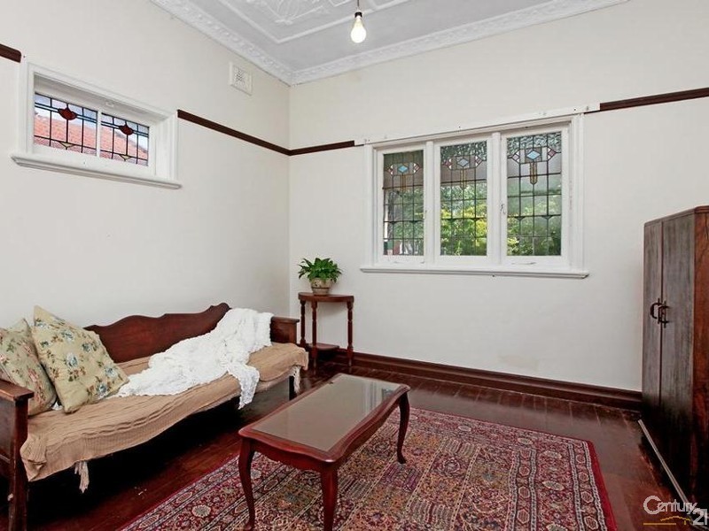 6 Mooculta Street, Russell Lea NSW 2046