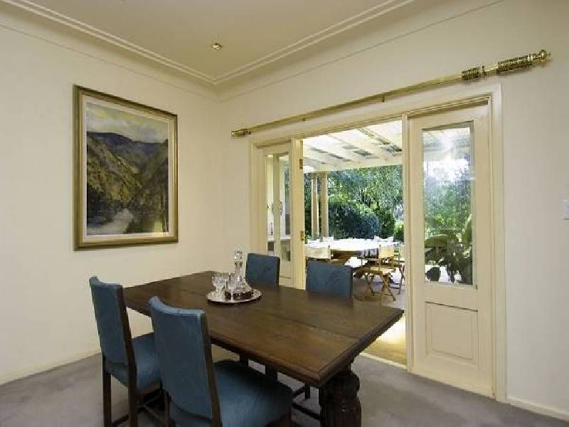 8 Paul Avenue, St Ives NSW 2075
