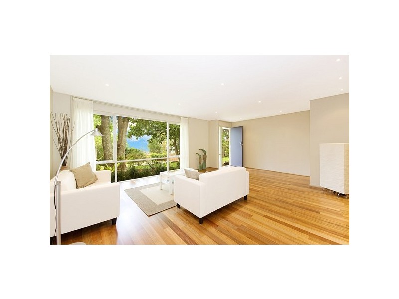 16 Kitchener Street  Turn right off Mona Vale Road heading to the beach, St Ives NSW 2075