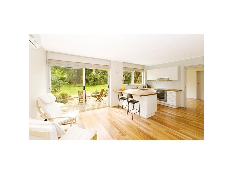 16 Kitchener Street  Turn right off Mona Vale Road heading to the beach, St Ives NSW 2075