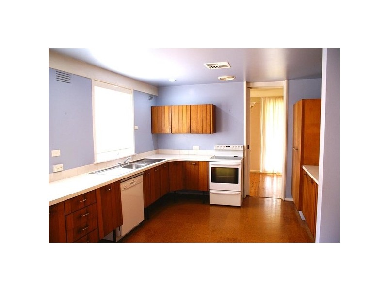 2 Lowry Crescent, St Ives NSW 2075