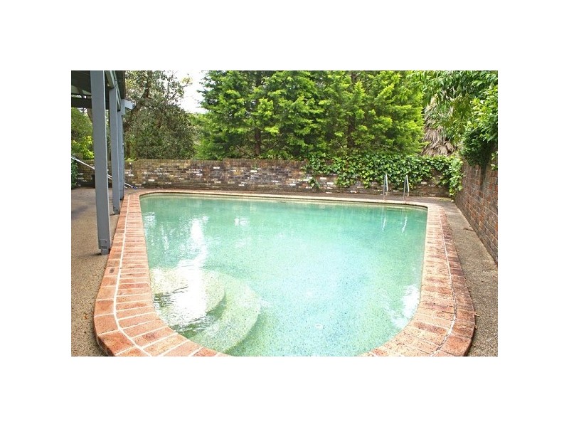 2 Lowry Crescent, St Ives NSW 2075