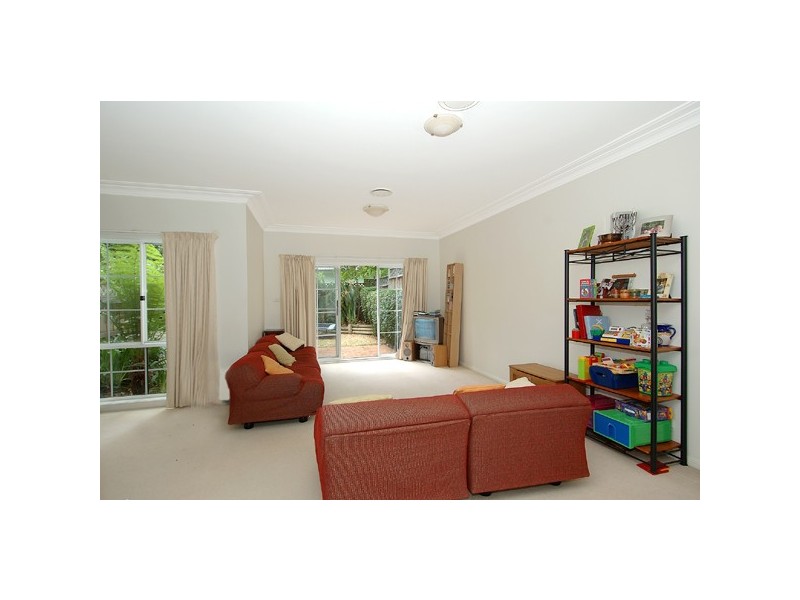 25 Hillcrest Drive, St Ives NSW 2075