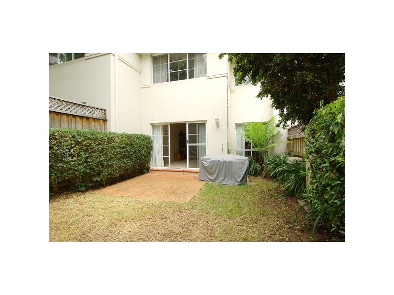 25 Hillcrest Drive, St Ives NSW 2075