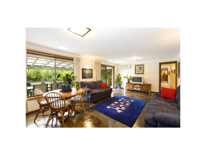 2 Oswald Close, Warrawee NSW 2074