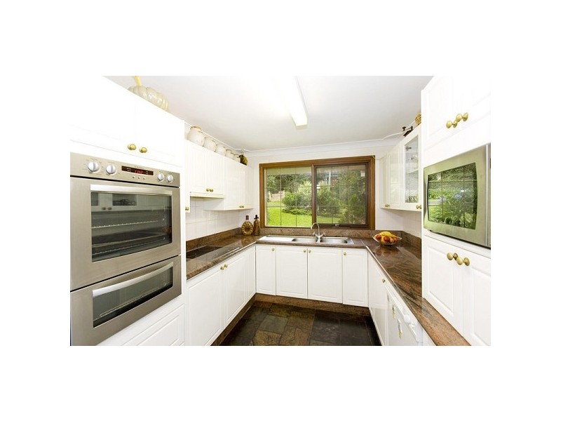 2 Oswald Close, Warrawee NSW 2074