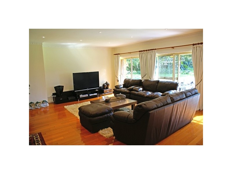16 Banool Avenue, St Ives NSW 2075