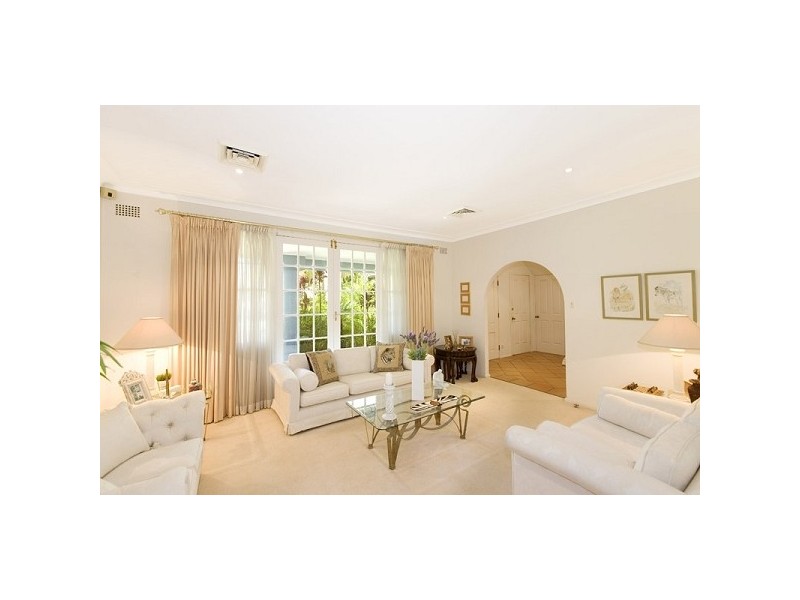 6 Fairview Avenue, St Ives NSW 2075