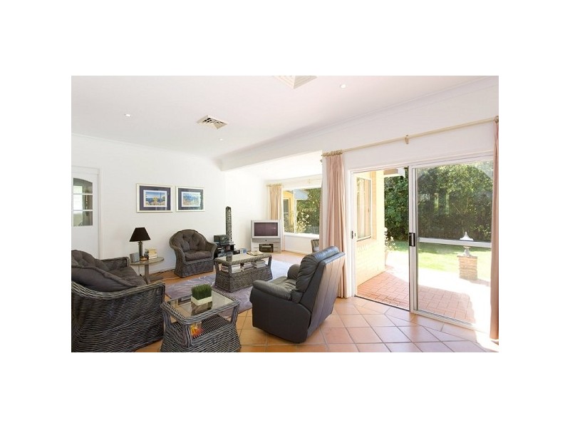 6 Fairview Avenue, St Ives NSW 2075