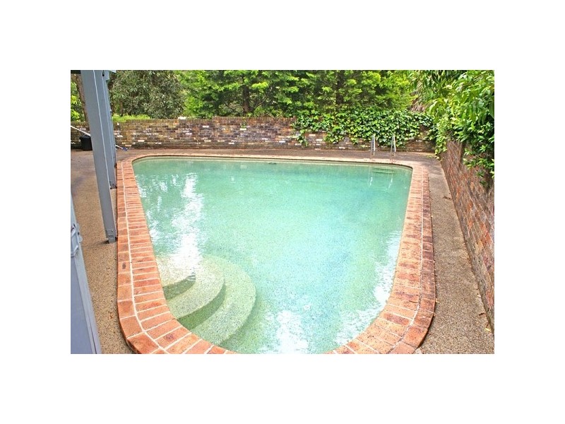 2 Lowry Crescent, St Ives NSW 2075