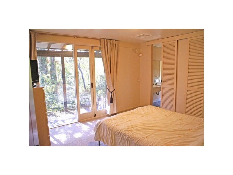2 Lowry Crescent, St Ives NSW 2075