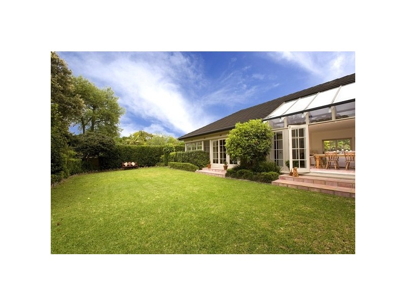 18 Hastings Road, Warrawee NSW 2074