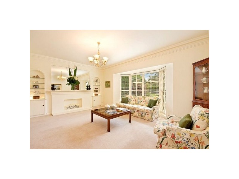 18 Hastings Road, Warrawee NSW 2074