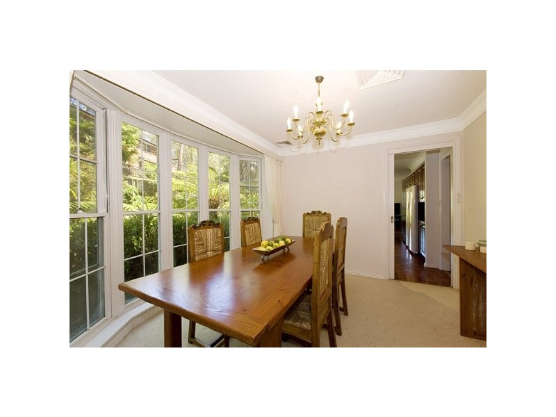 16 Windsor Place, St Ives NSW 2075