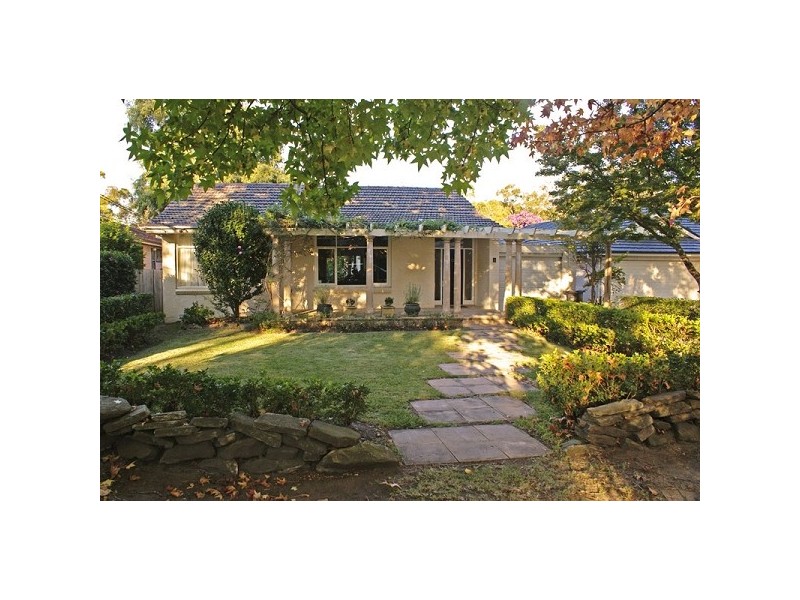 8 Paul Avenue, St Ives NSW 2075