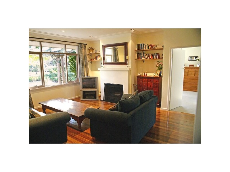 8 Paul Avenue, St Ives NSW 2075