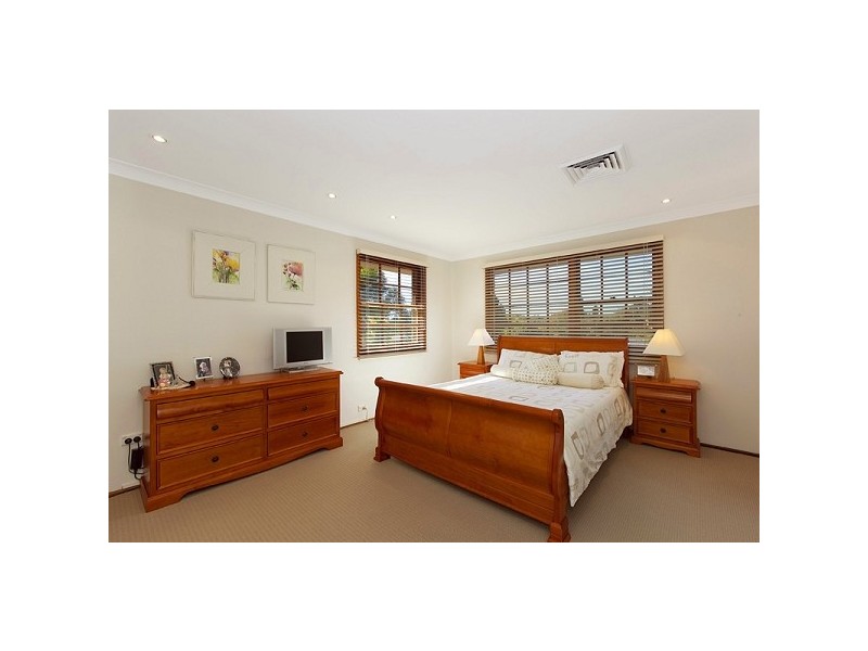 24 Oxley Avenue, St Ives NSW 2075