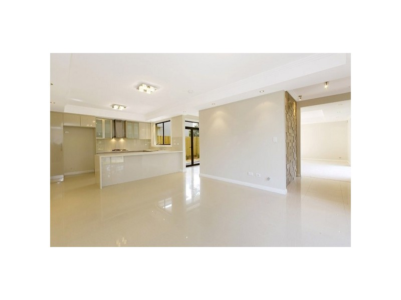 7 Lynbara Ave, St Ives NSW 2075